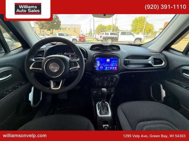Used 2021 Jeep Renegade Latitude AWD/4WD image 17
