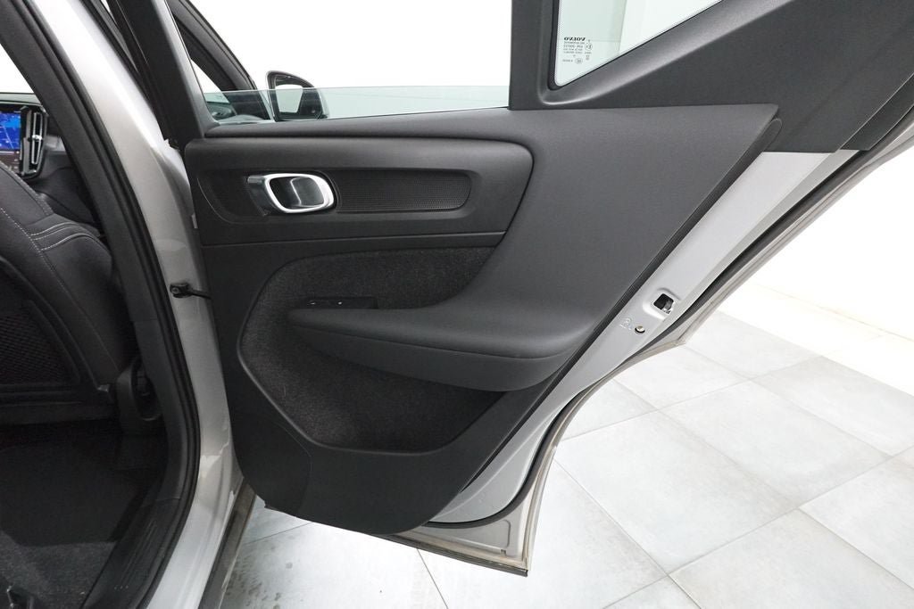 Used 2025 Volvo XC40 B5 Core AWD/4WD image 27
