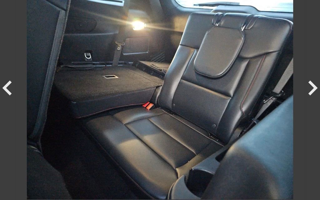 Used 2025 Ford Explorer ST-Line w/ ST-Line Street Pack image 12