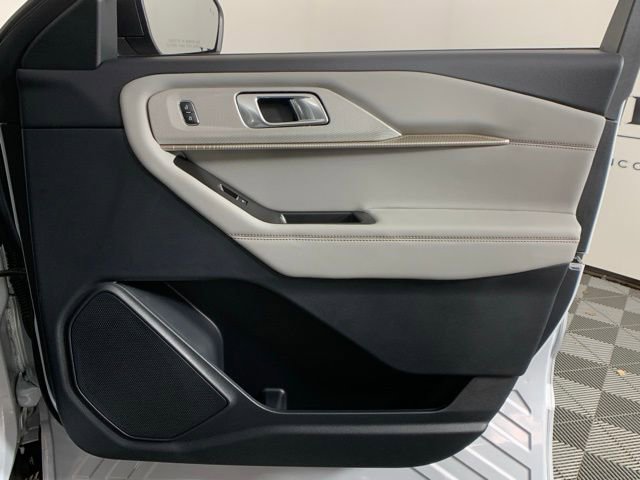 Used 2025 Ford Explorer Active w/ Active Comfort Package image 38