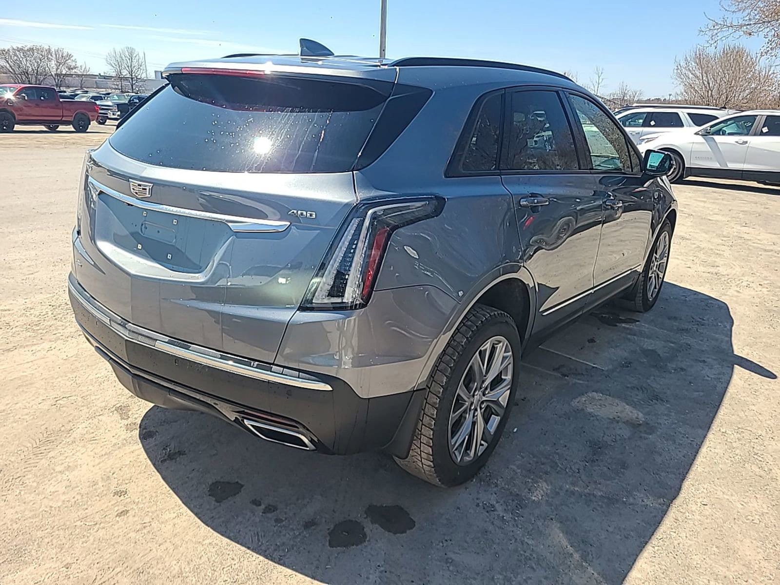 Used 2021 Cadillac XT5 Sportv w/ Platinum Package AWD/4WD image 3
