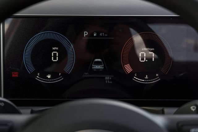 New 2025 Hyundai Santa Cruz SE FWD image 13