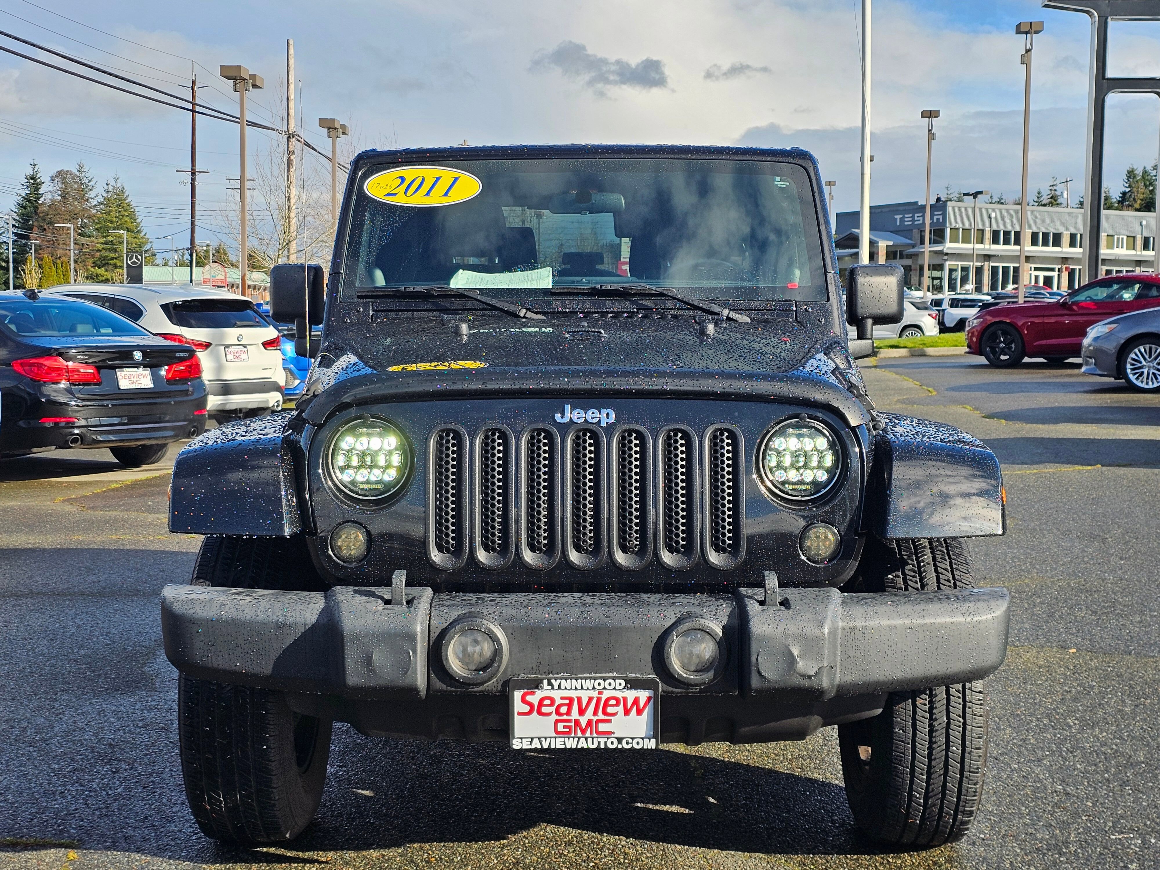 Used 2011 Jeep Wrangler Sahara w/ Dual Top Group AWD/4WD image 2
