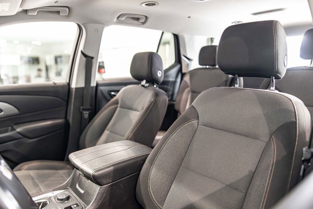 Used 2019 Chevrolet Traverse LT w/ LPO, Floor Liner Package AWD/4WD image 19