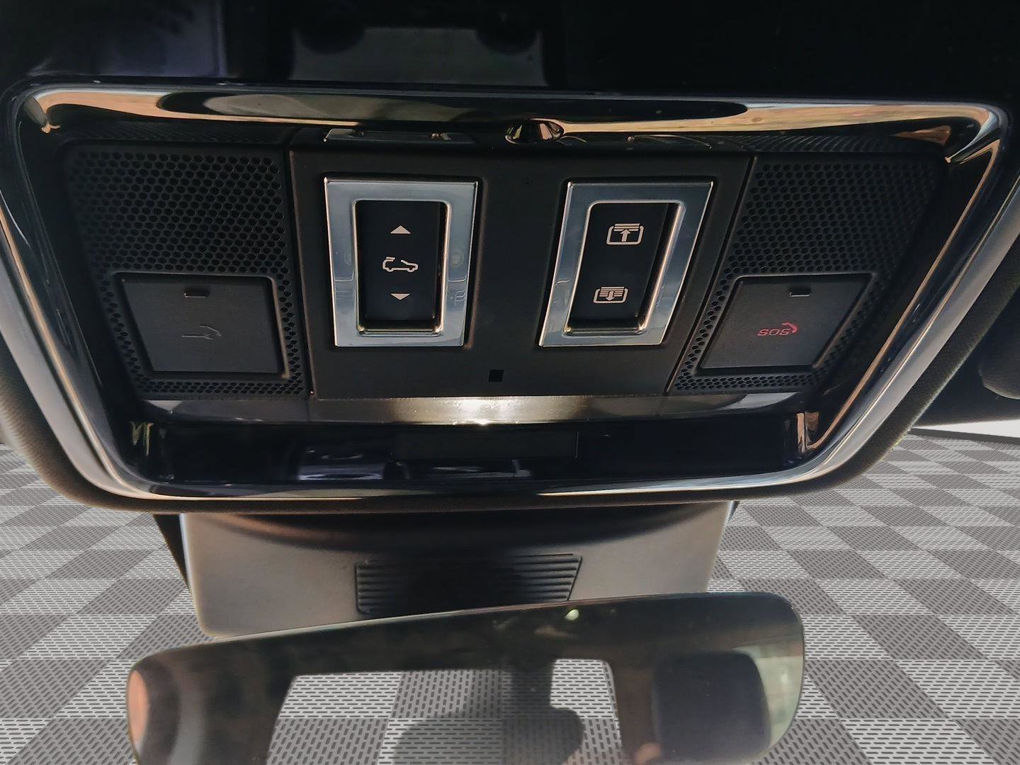 Used 2018 Land Rover Range Rover Long Wheelbase Supercharged image 19