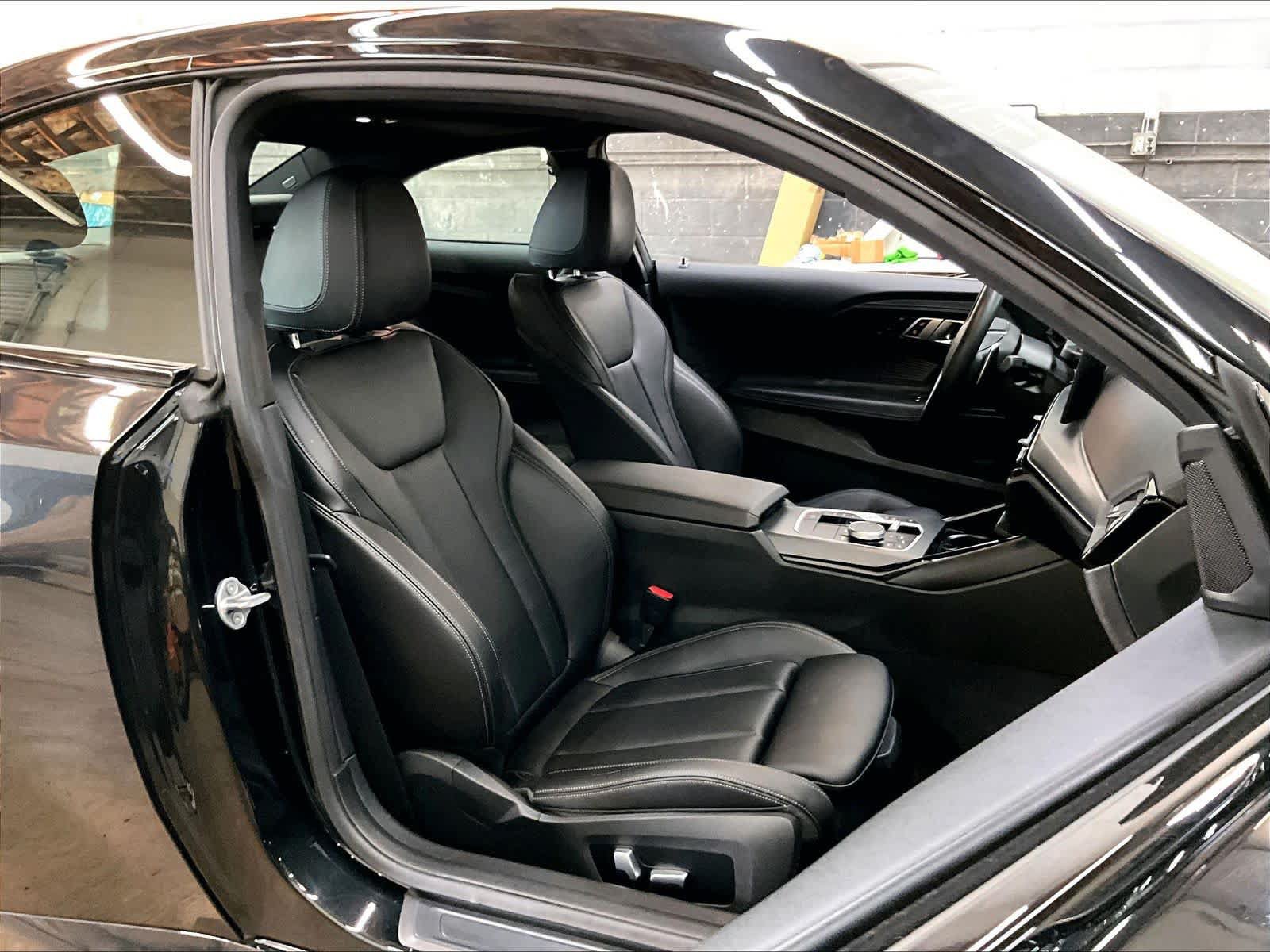 Used 2023 BMW 230i Coupe w/ Convenience Package RWD image 10