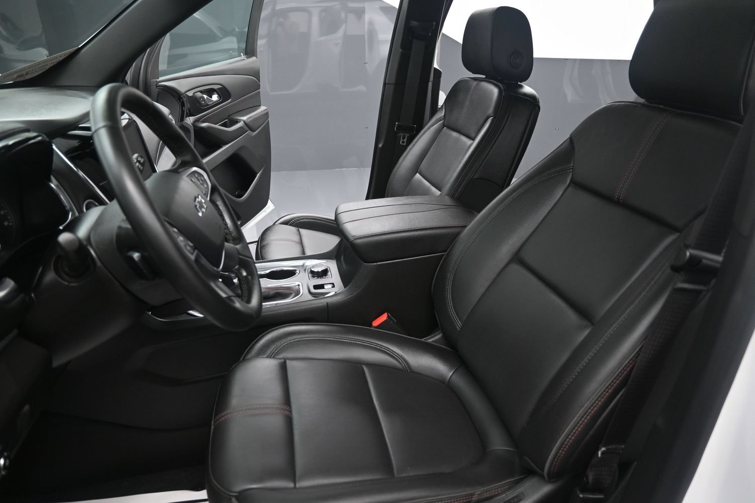 Used 2023 Chevrolet Traverse RS AWD/4WD image 18