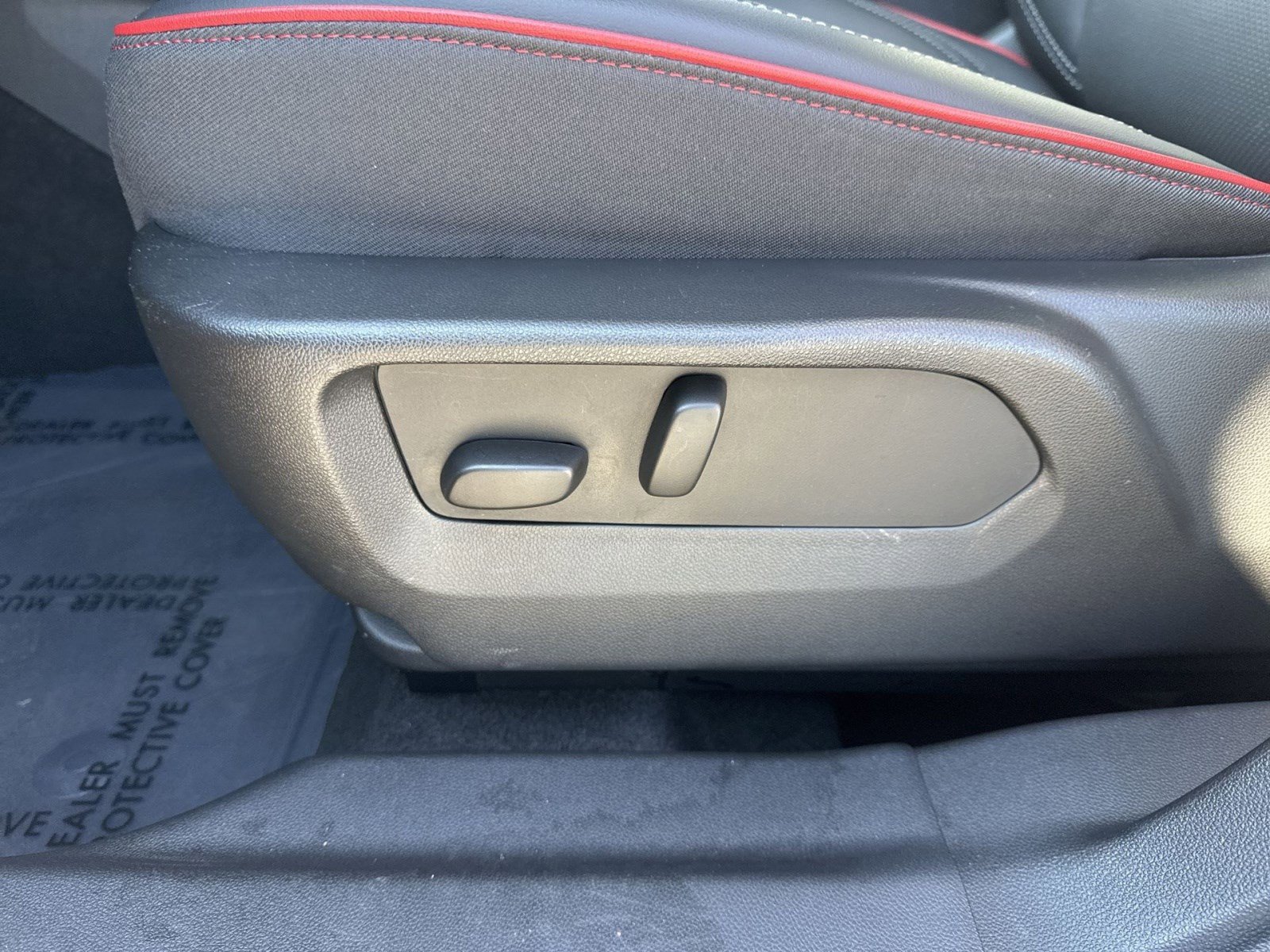 Used 2023 Buick Envision Essence w/ Sport Touring Package image 13