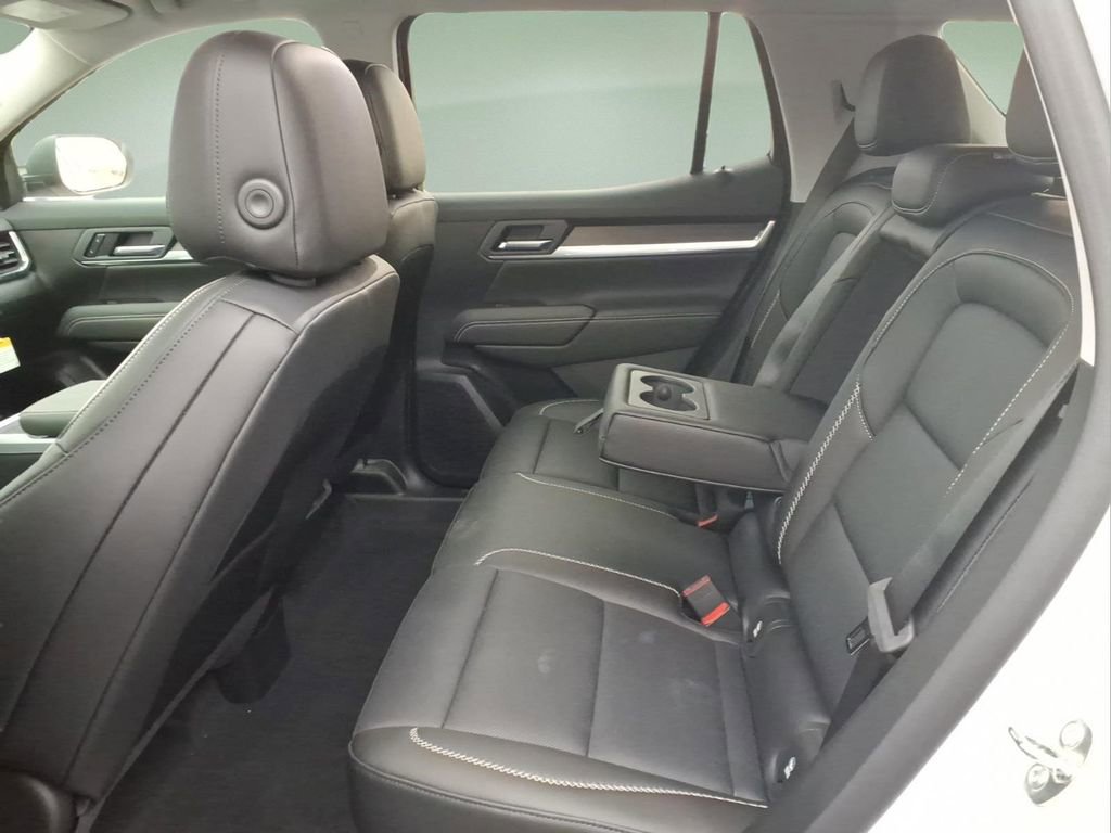 New 2026 GMC Terrain Denali w/ LPO, Black Badging Package AWD/4WD image 5