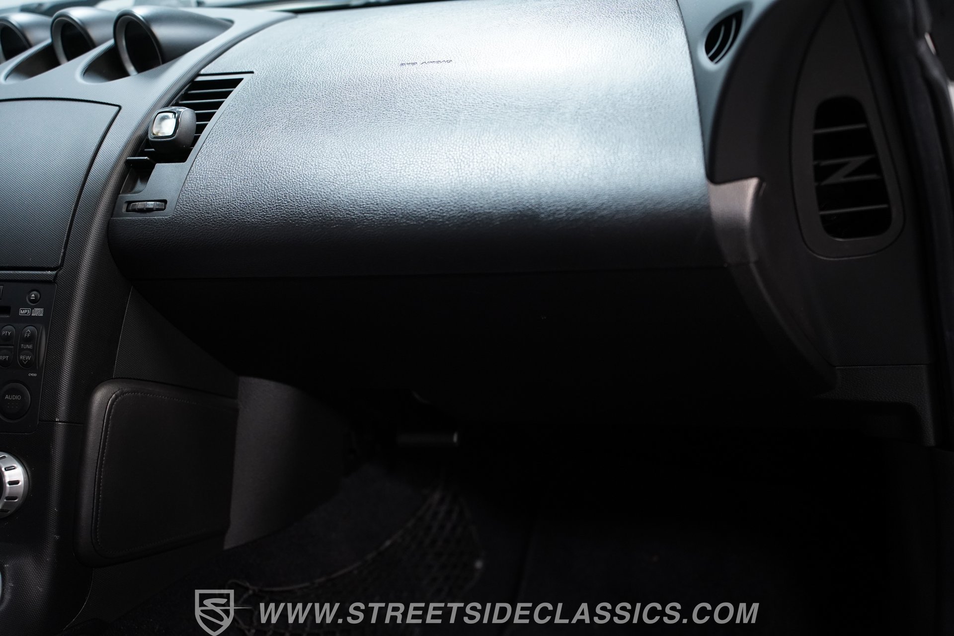 Used 2007 Nissan 350Z Touring RWD image 37