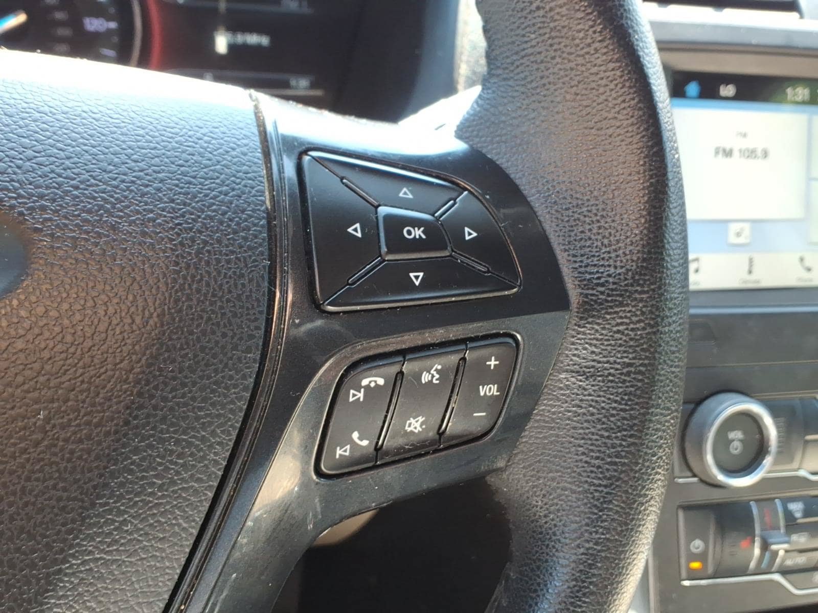 Certified 2018 Ford Explorer XLT w/ Equipment Group 202A AWD/4WD image 16