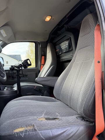 Used 2017 Chevrolet Express 2500 image 13