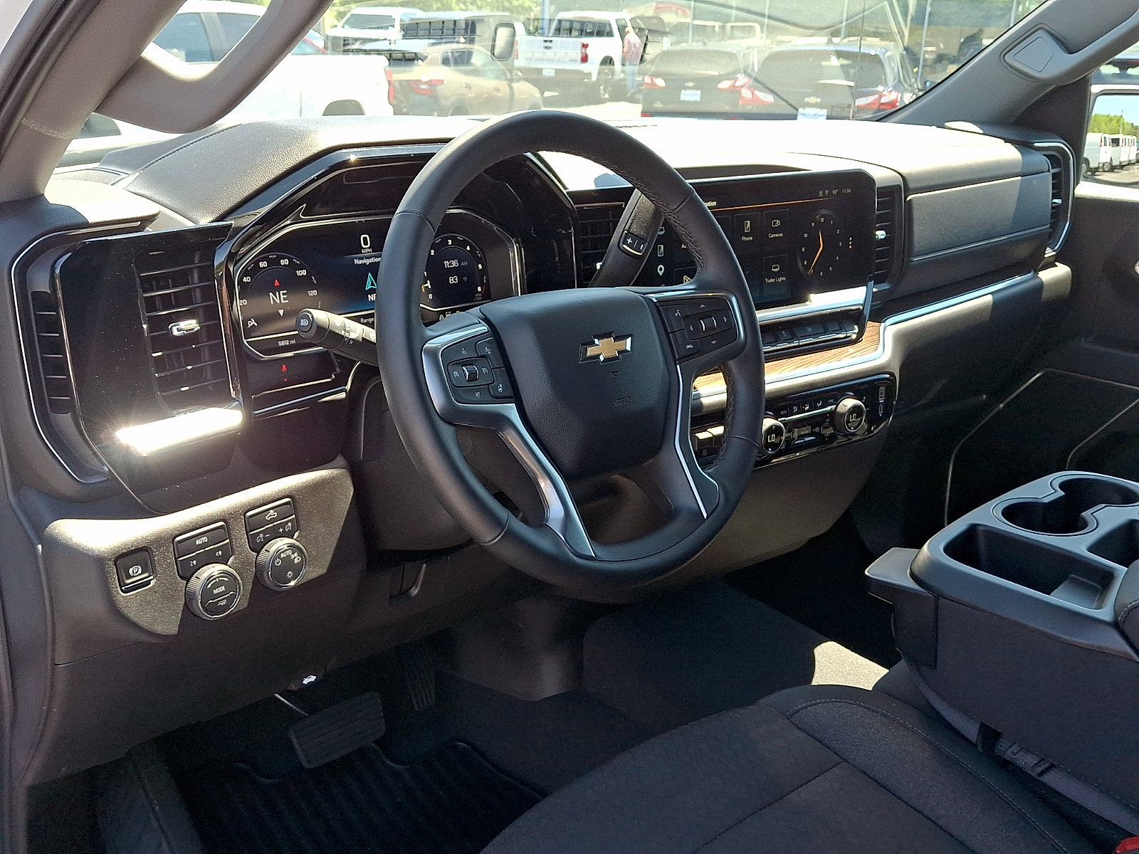 Used 2025 Chevrolet Silverado 1500 LT AWD/4WD image 26