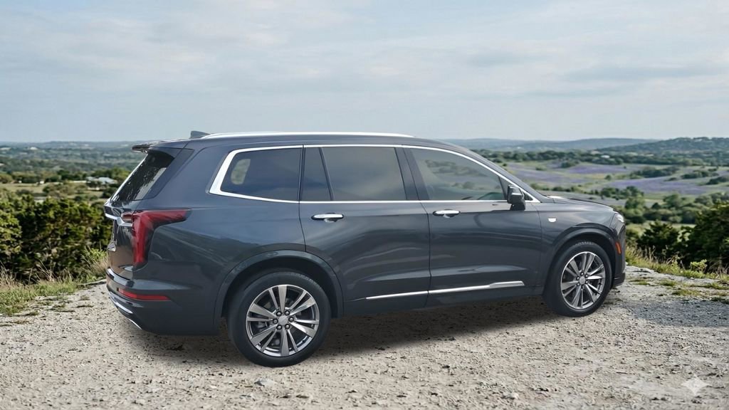 Used 2022 Cadillac XT6 Premium Luxury image 11