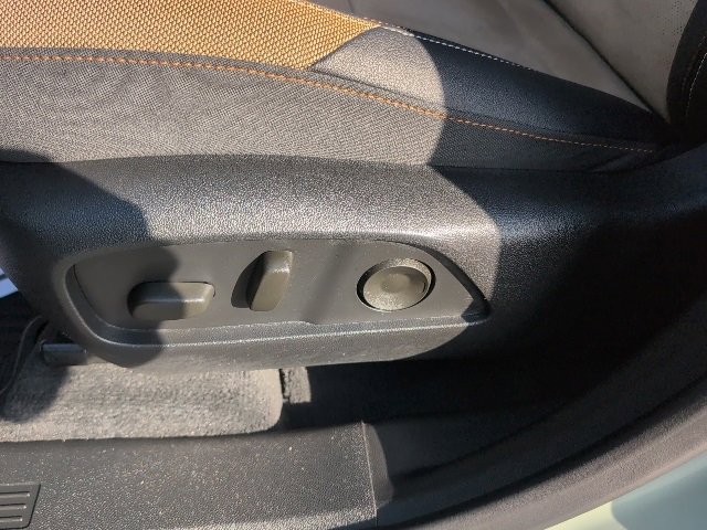 Certified 2025 Chevrolet Equinox ACTIV w/ Safety and Technology Package image 24