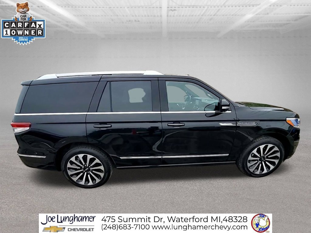 Used 2023 Lincoln Navigator Reserve AWD/4WD image 10