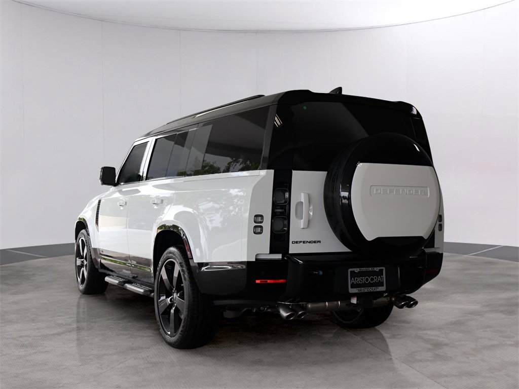 New 2025 Land Rover Defender 130 V8 image 9