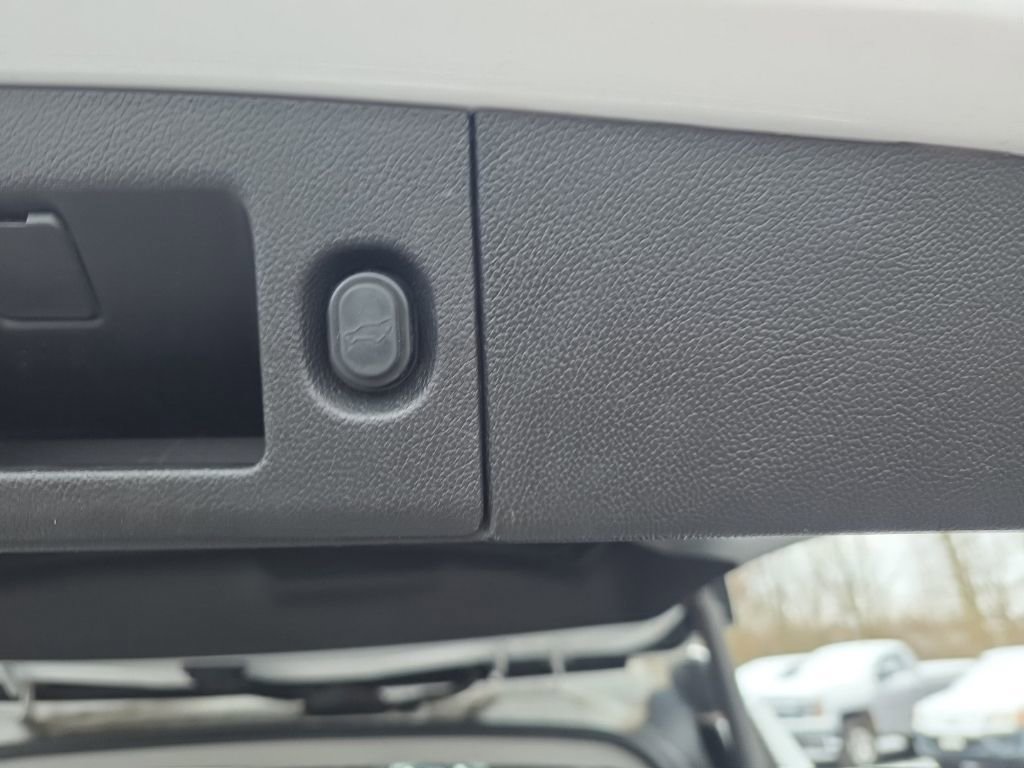 Used 2017 Chevrolet Suburban Premier image 39