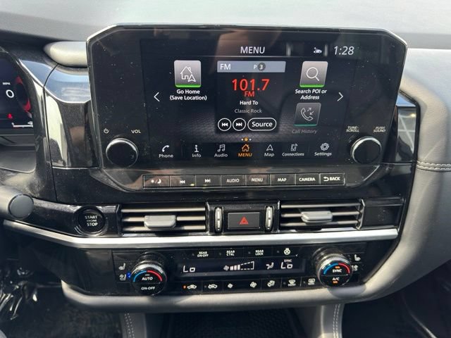 Used 2025 Nissan Pathfinder Platinum AWD/4WD image 19