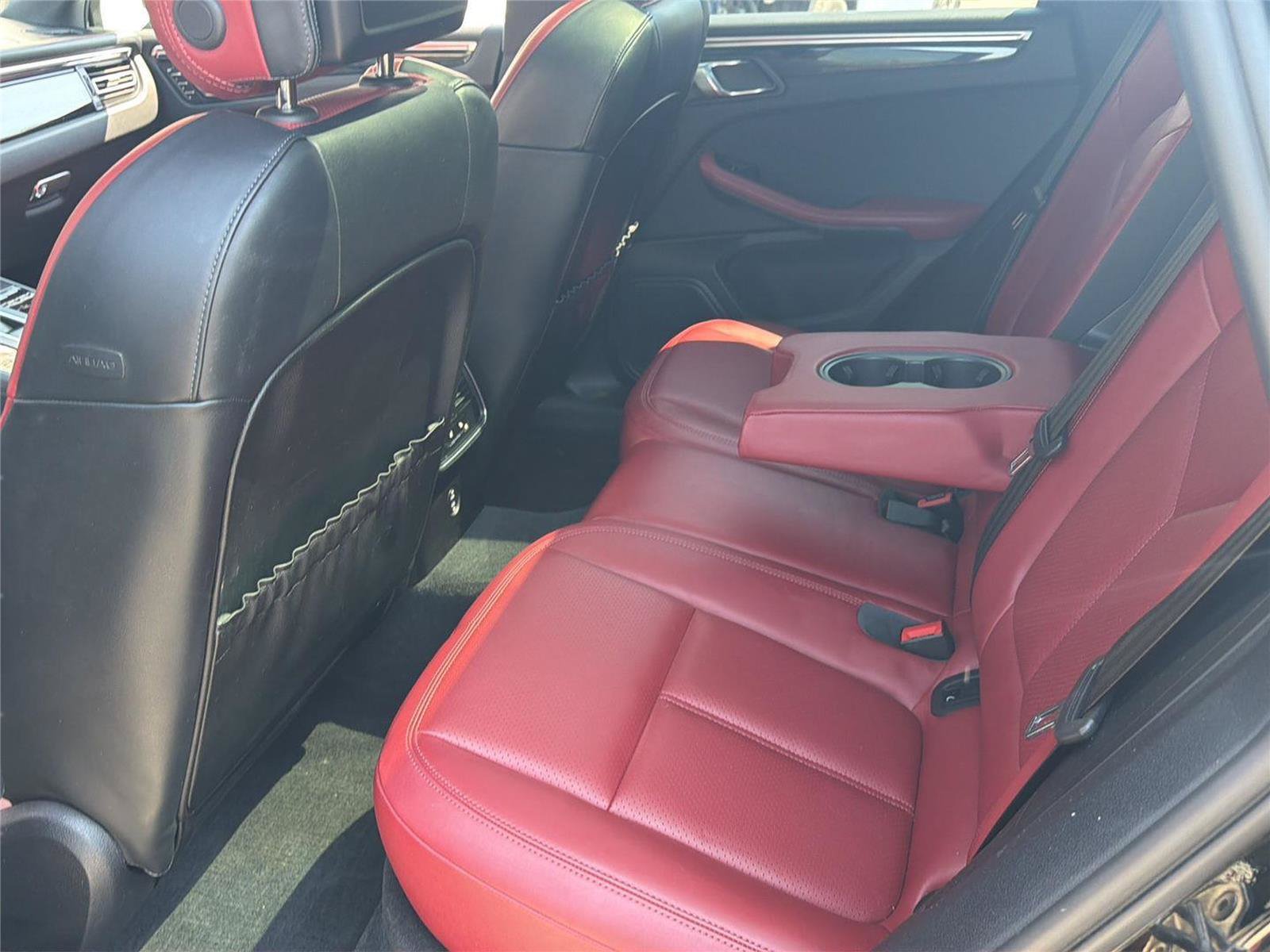 Used 2023 Porsche Macan Turbo AWD/4WD image 21