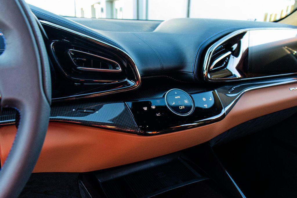 Certified 2024 Ferrari Purosangue Base image 40