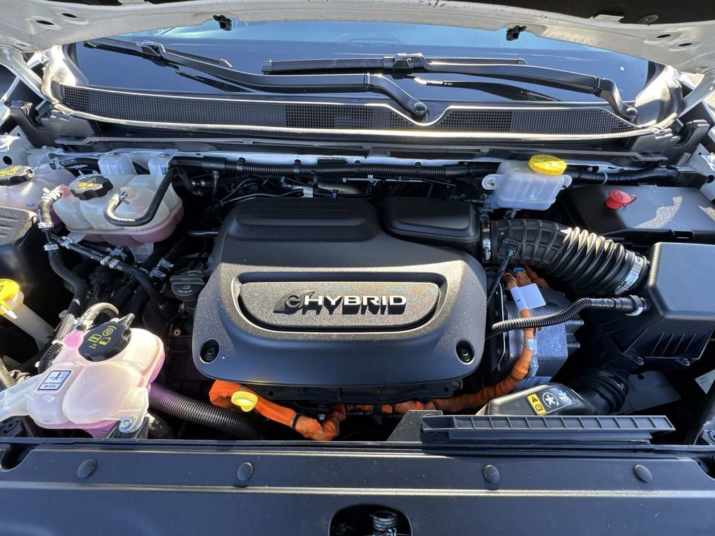 Used 2023 Chrysler Pacifica Touring-L image 25