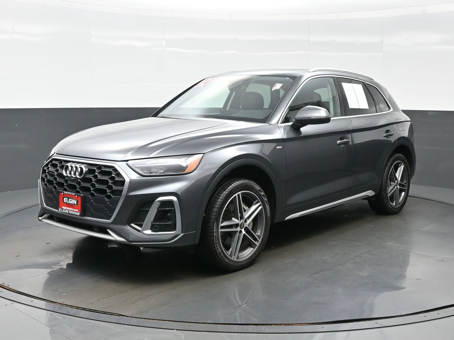 Used 2024 Audi Q5 e Premium Plus AWD/4WD image 2