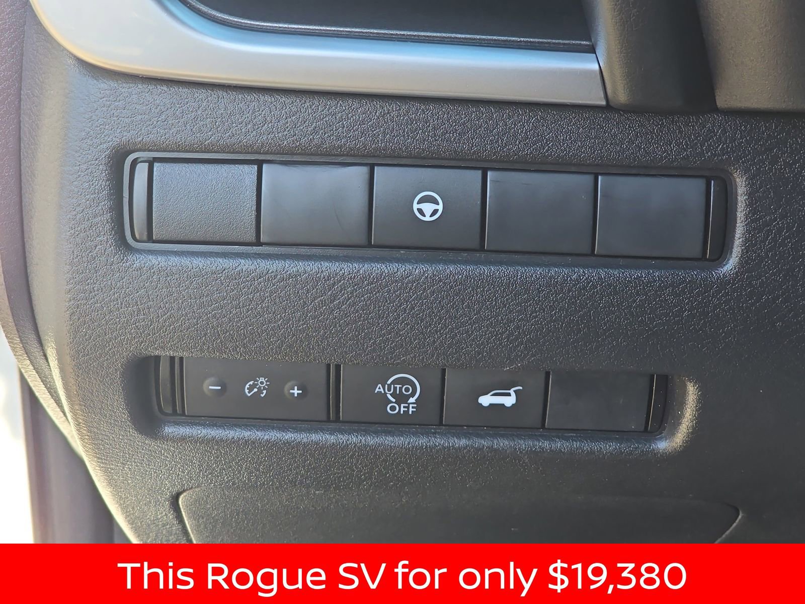 Used 2024 Nissan Rogue SV image 32