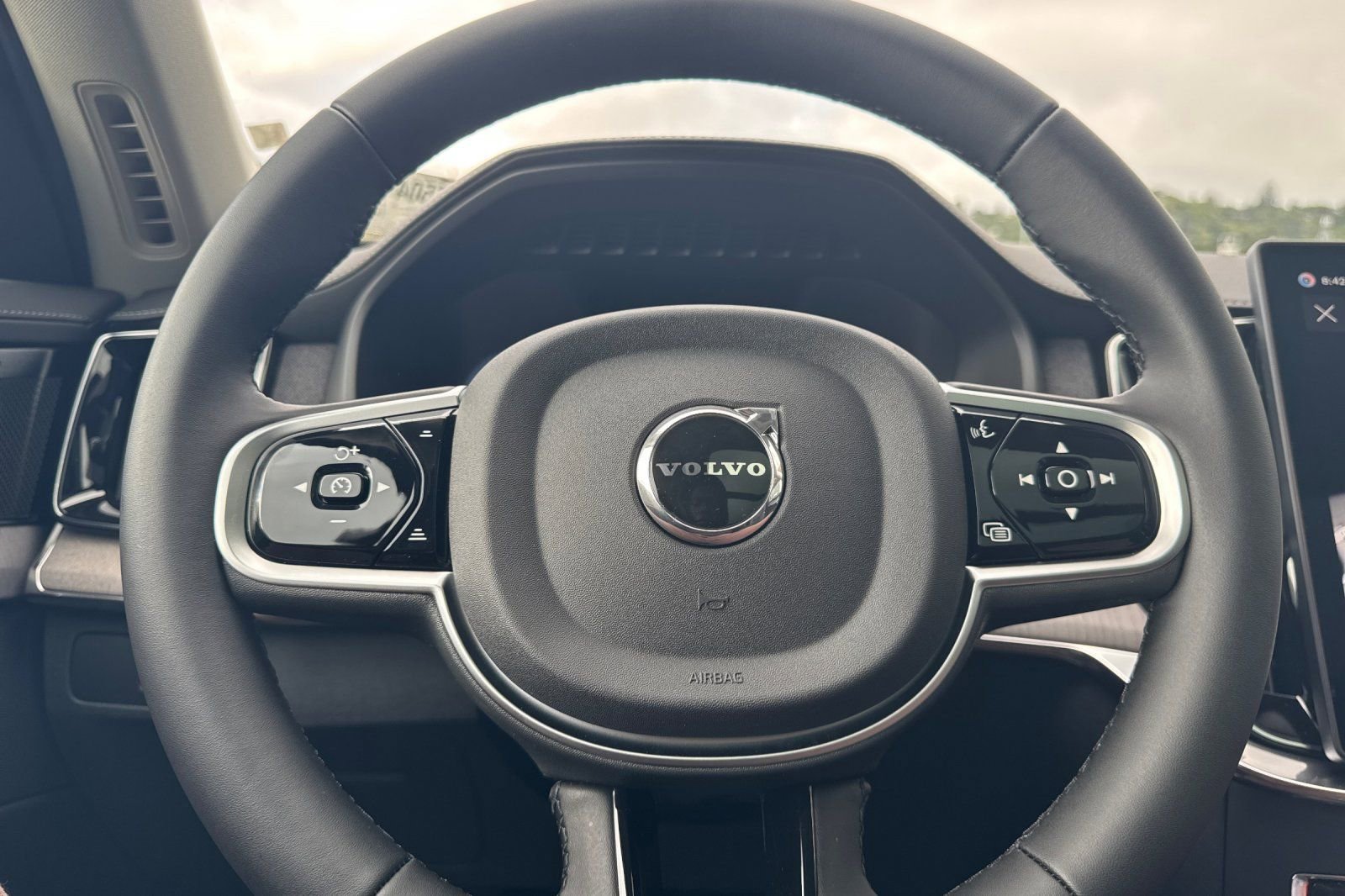 New 2026 Volvo XC90 T8 Ultra w/ Protection Package AWD/4WD image 27