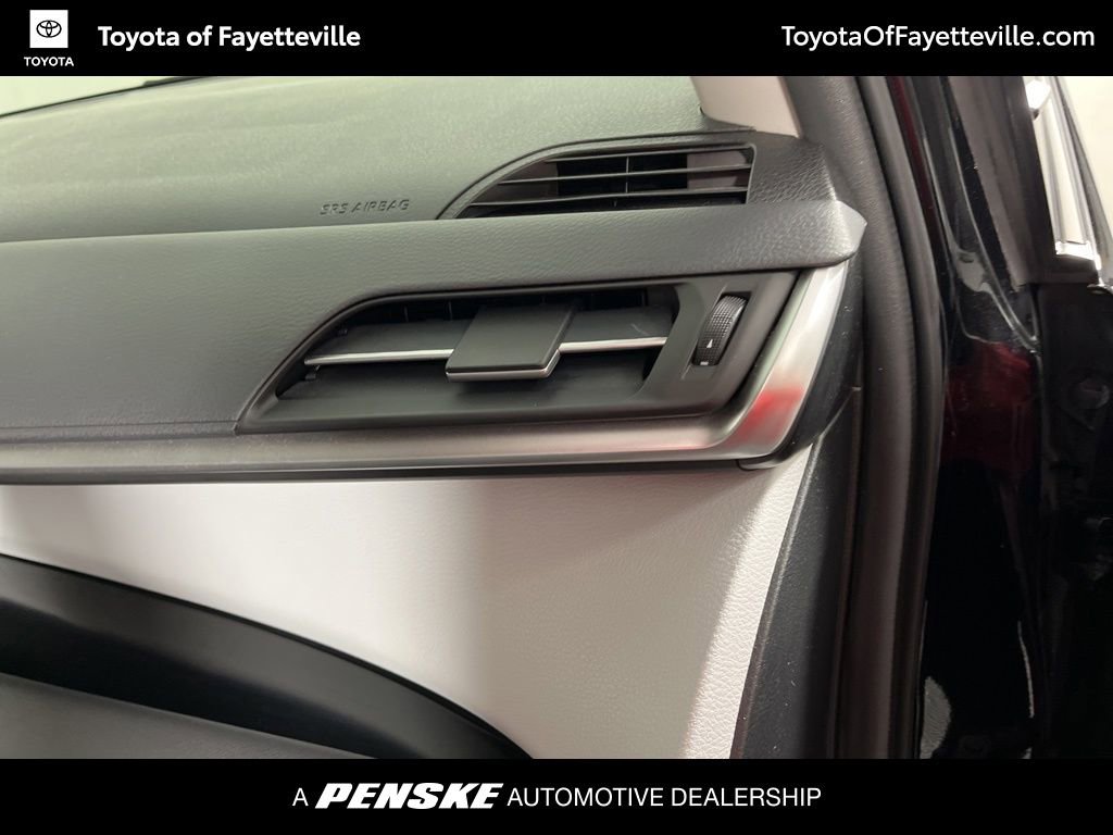 Used 2025 Toyota Sienna LE w/ LE Plus Package image 22