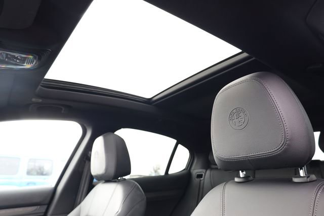 Used 2023 Alfa Romeo Stelvio Ti w/ Active Assist Plus Package image 22