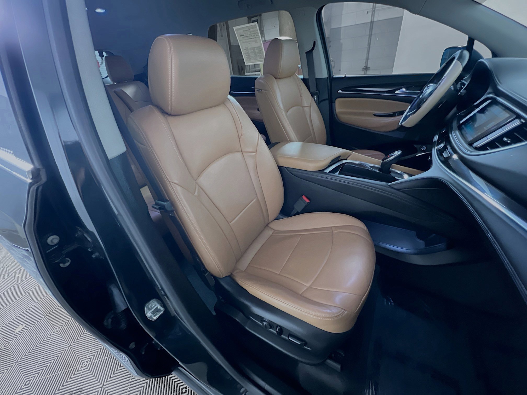 Used 2019 Buick Enclave Essence image 31