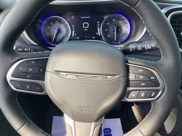 New 2027 Chrysler Pacifica Select AWD/4WD image 13