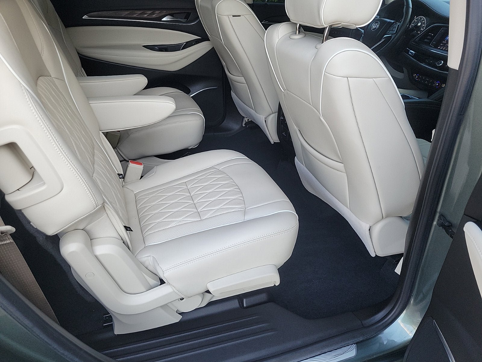 Used 2022 Buick Enclave Avenir w/ Avenir Technology Package FWD image 14