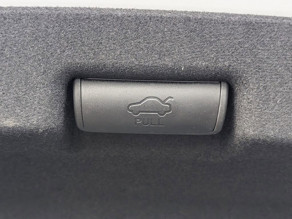 Used 2015 Hyundai Sonata SE w/ Option Group 09 FWD image 16