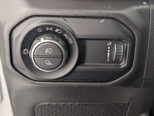 Used 2023 Jeep Gladiator Sport image 13