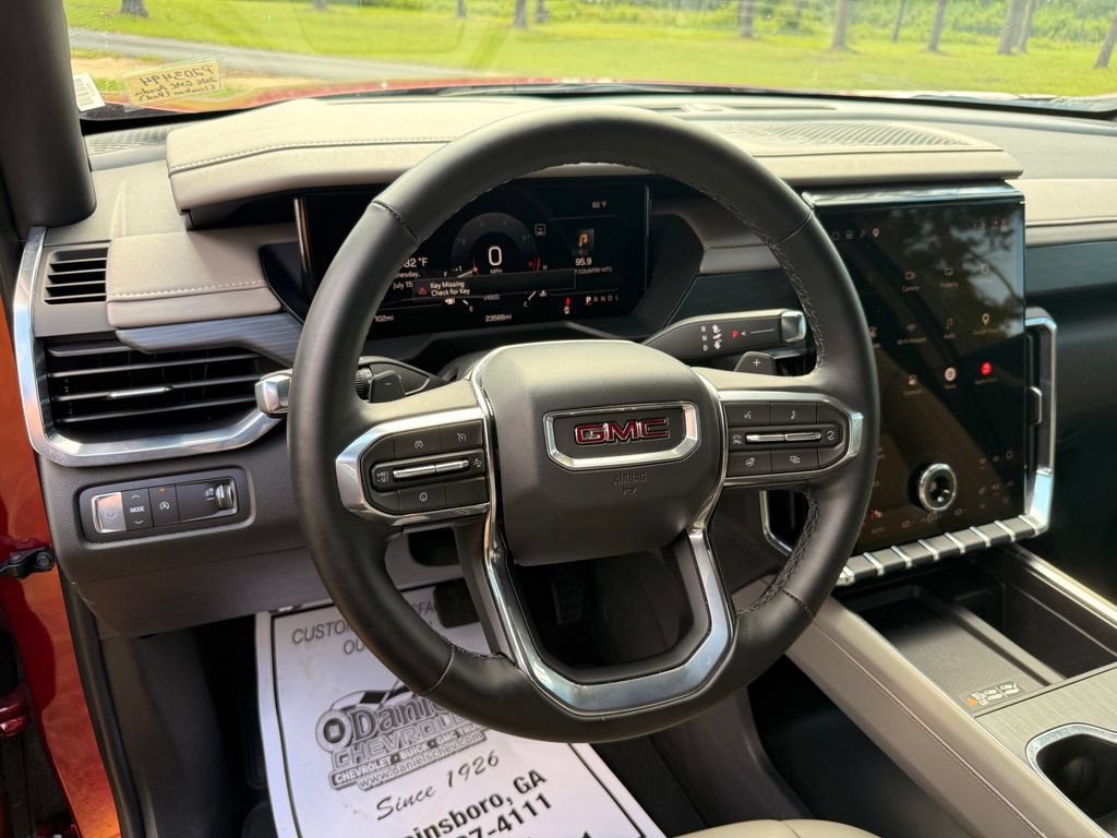 Used 2026 GMC Acadia Elevation w/ Elevation Premium Package FWD image 15