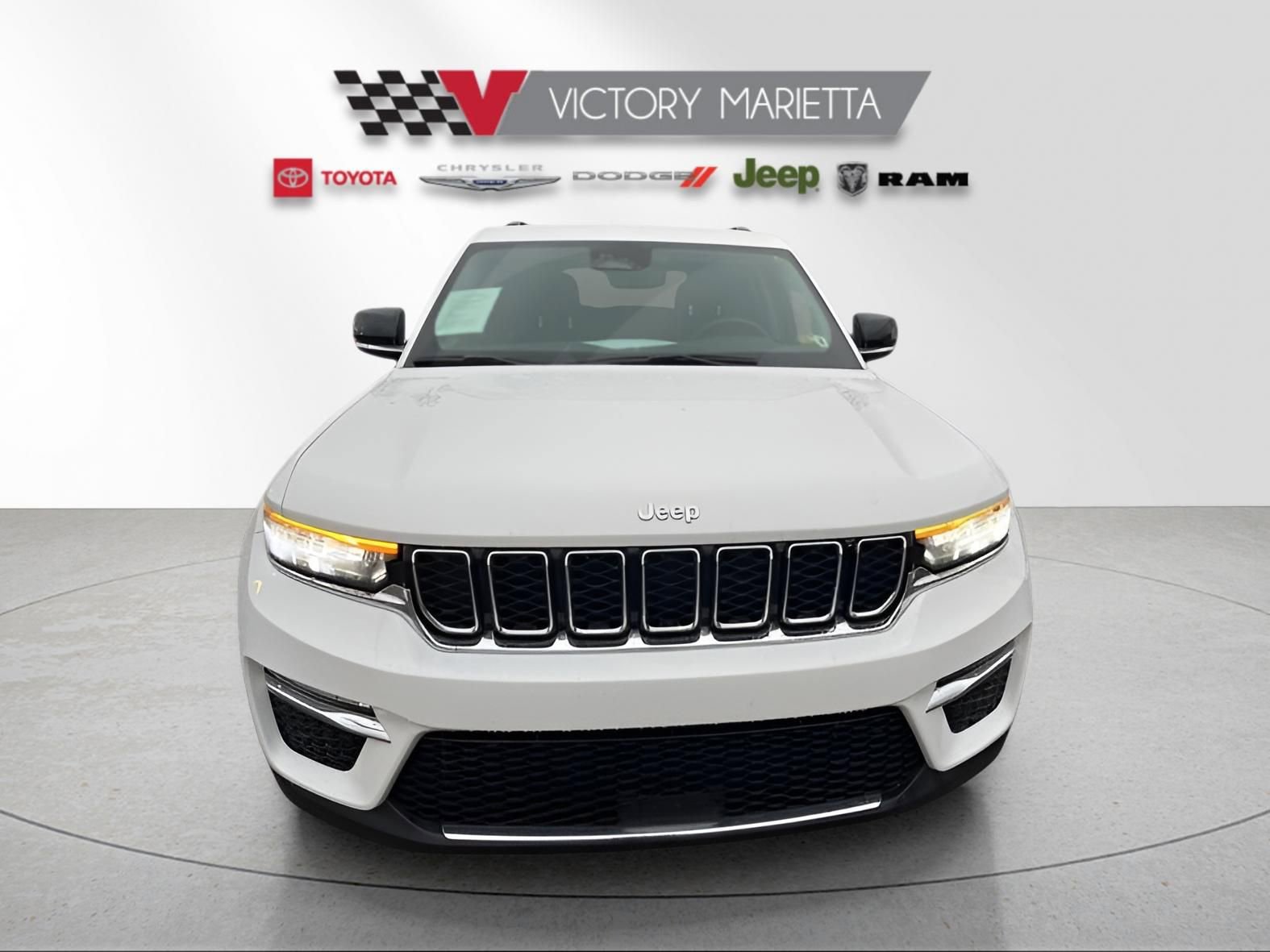 Used 2023 Jeep Grand Cherokee Limited image 8