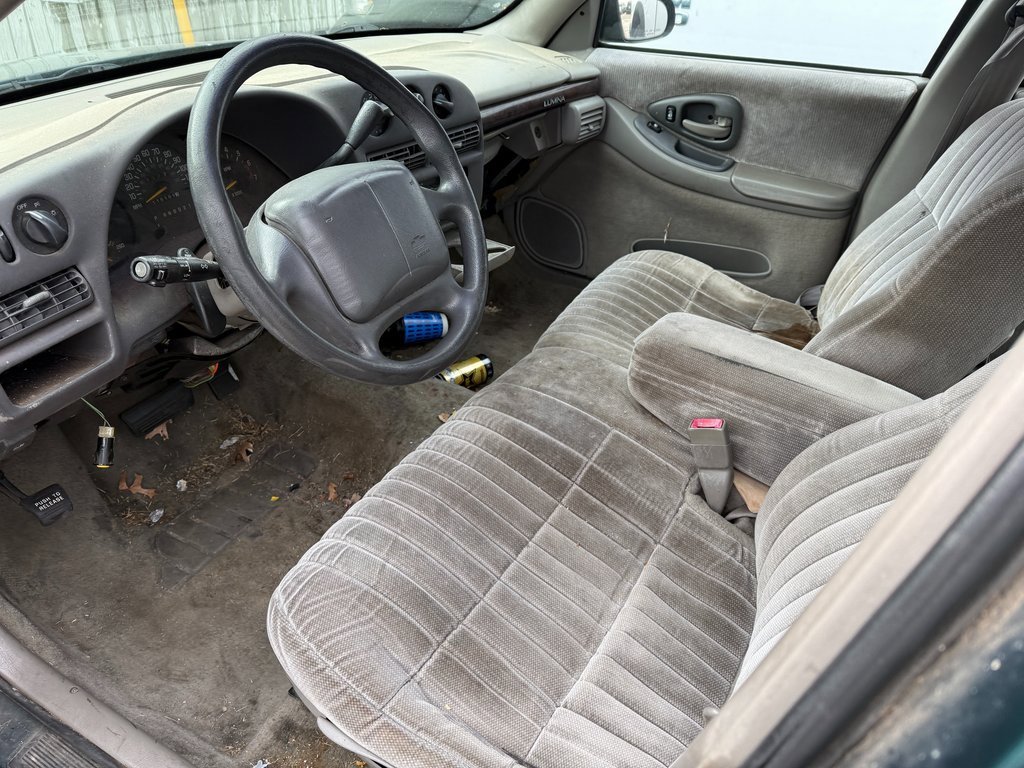 Used 2001 Chevrolet Lumina w/ Preferred Equipment Group image 9