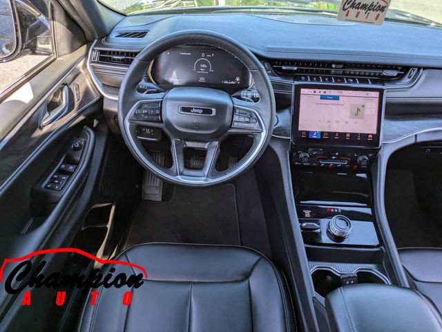 Used 2025 Jeep Grand Cherokee Limited AWD/4WD image 20