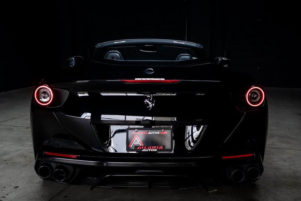 Used 2019 Ferrari Portofino RWD image 12