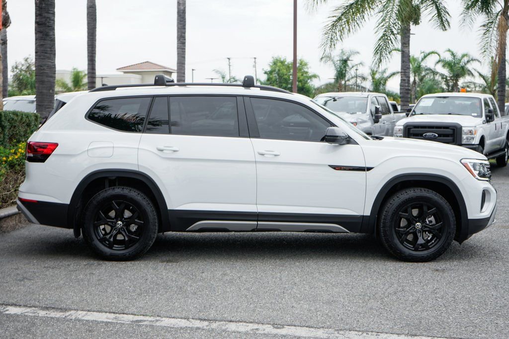 Used 2025 Volkswagen Atlas Peak Edition SE image 12