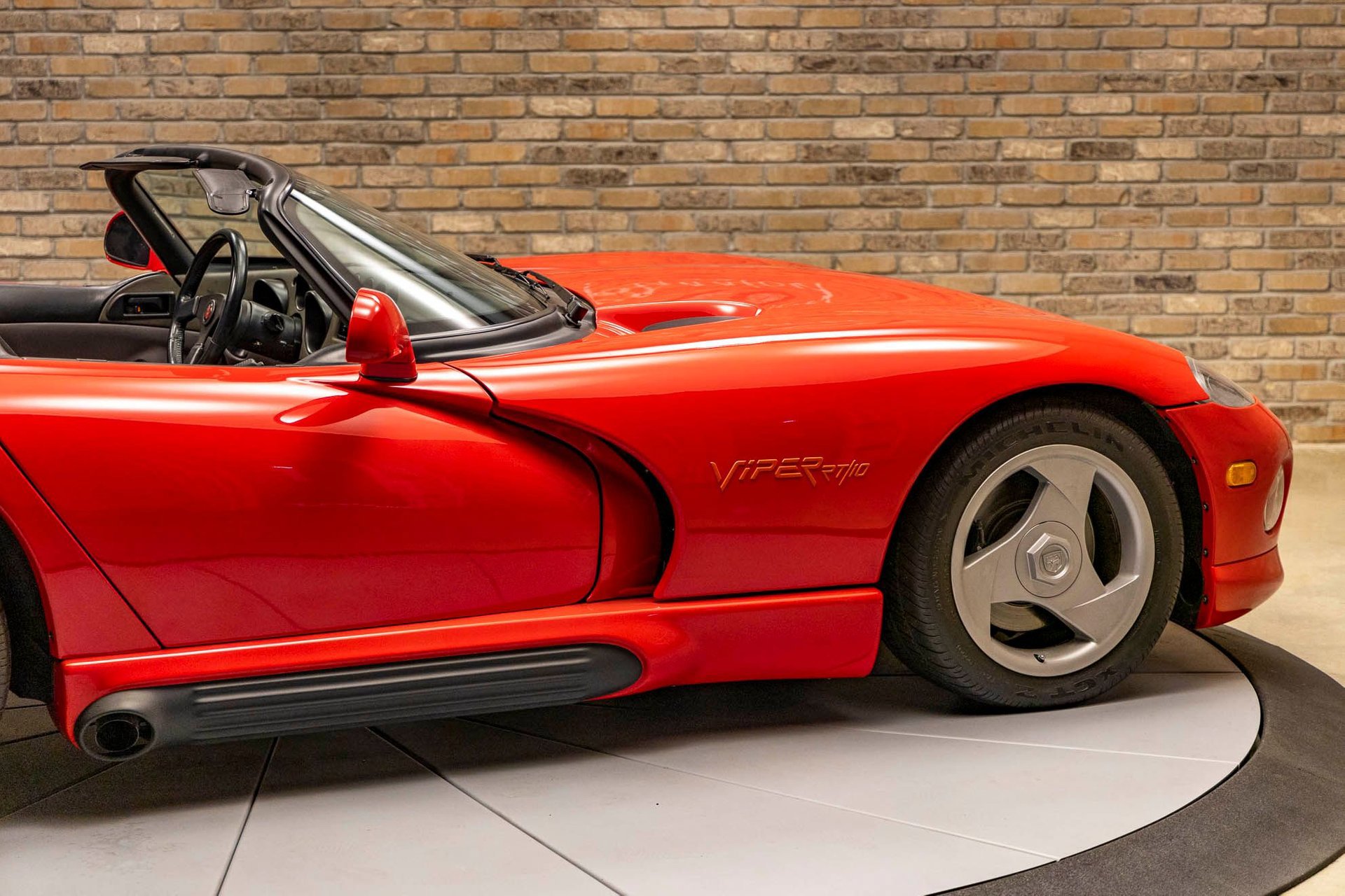 Used 1992 Dodge Viper RT/10 image 12