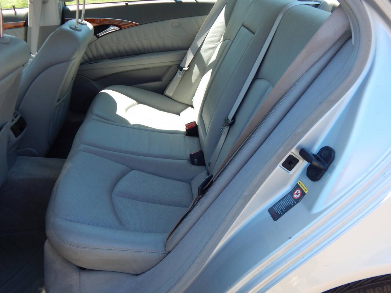 Used 2005 Mercedes-Benz E 500 4MATIC Sedan image 12