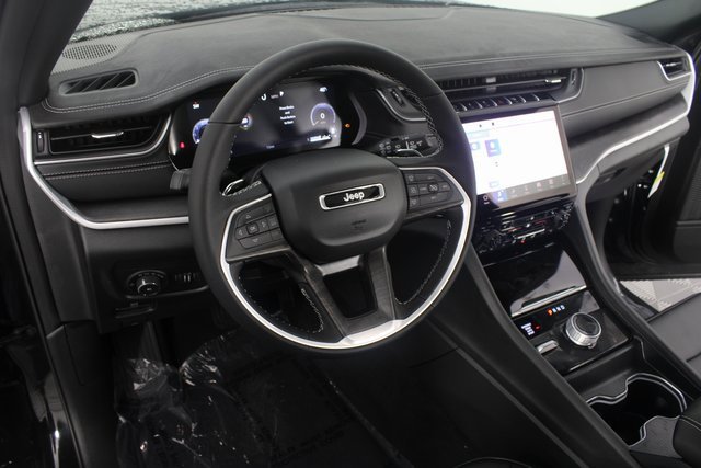 New 2025 Jeep Grand Cherokee L Limited w/ Trailer Tow Package image 8