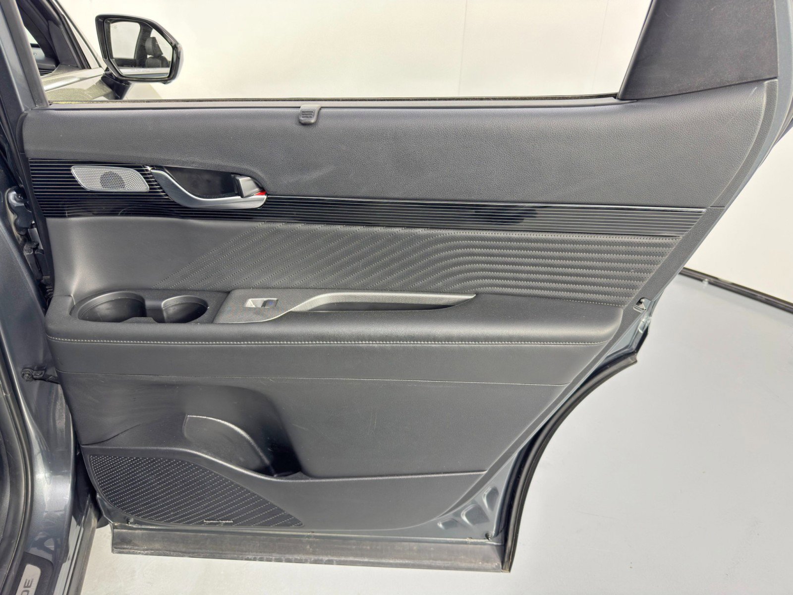 Used 2023 Hyundai Palisade Calligraphy image 46