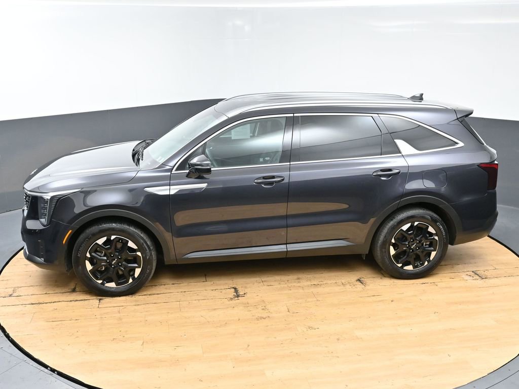 Used 2025 Kia Sorento S image 49