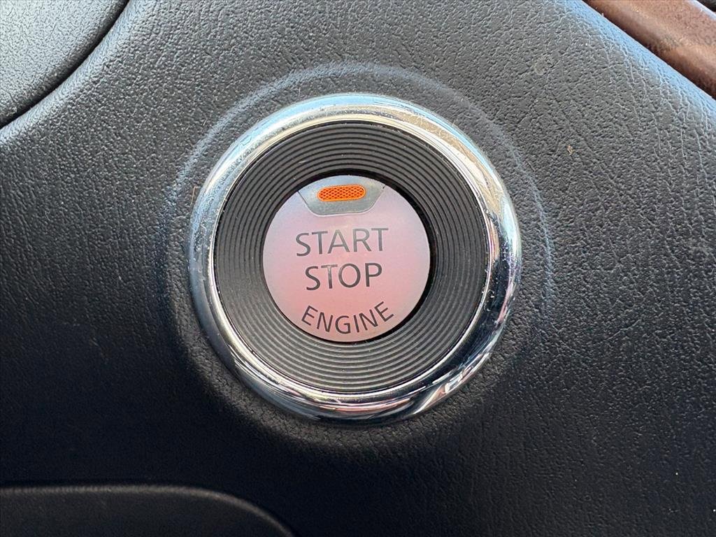 Used 2019 Nissan Pathfinder Platinum w/ Cargo Package image 14