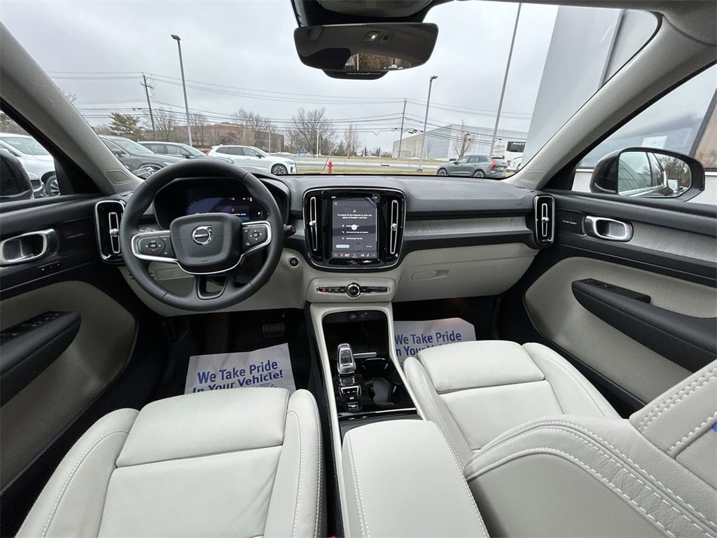 New 2025 Volvo XC40 B5 Plus w/ Climate Package image 12