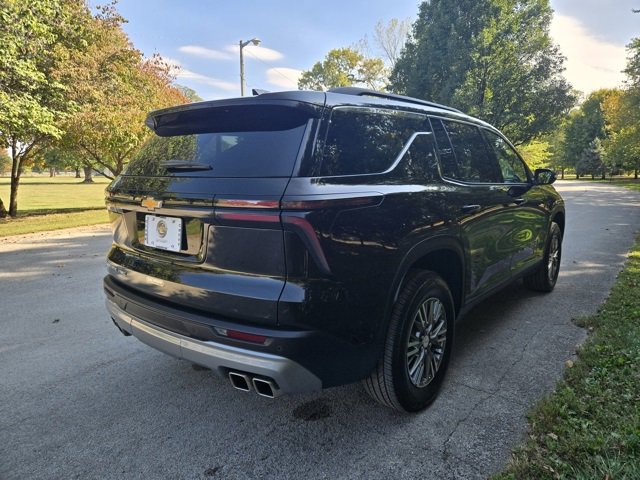 Used 2025 Chevrolet Traverse LT image 7